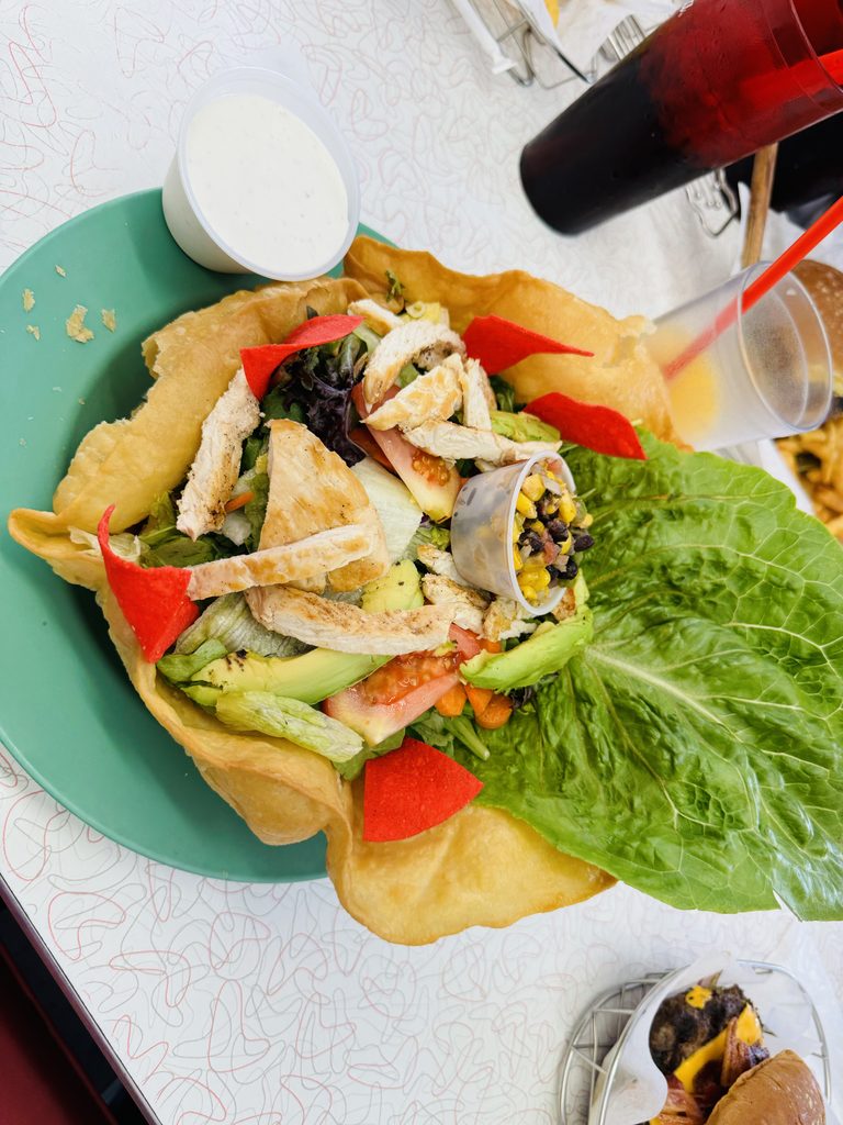 Mr. D’z Route 66 Dinerで食べたタコサラダ