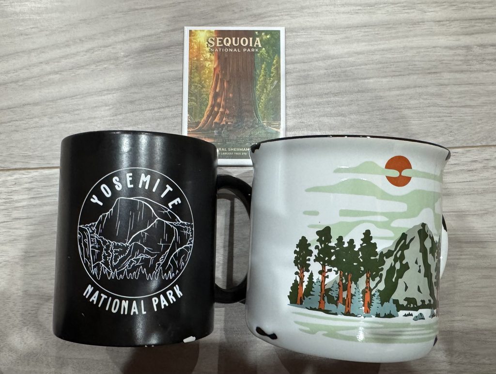 現地でしか買えないマグカップっていいですよね。コーヒーを飲むたびに思い出します。