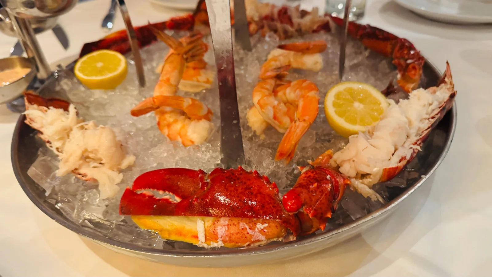 Fleming's Prime Steakhouse & Wine Barで注文したロブスターとシュリンプのシーフード