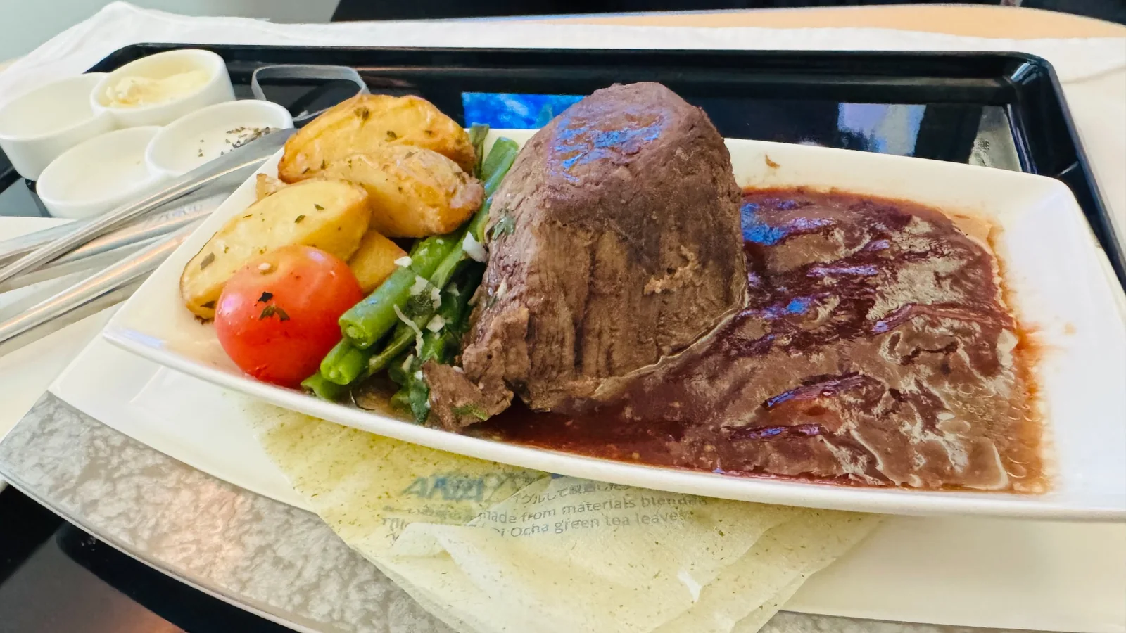 ANA NH005ビジネスクラスの洋食機内食