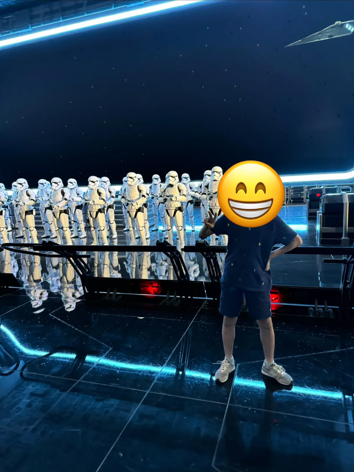 Star Wars Rise of the Resistanceで多数のストームトルーパーが並ぶ大型セット