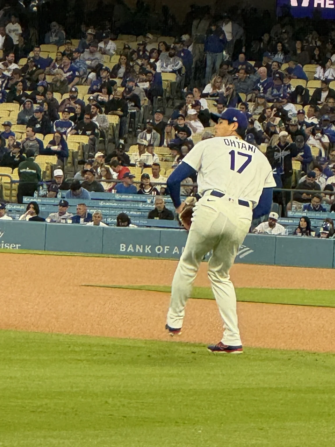 2026年ドジャースタジアムのマウンドで投球する大谷翔平選手