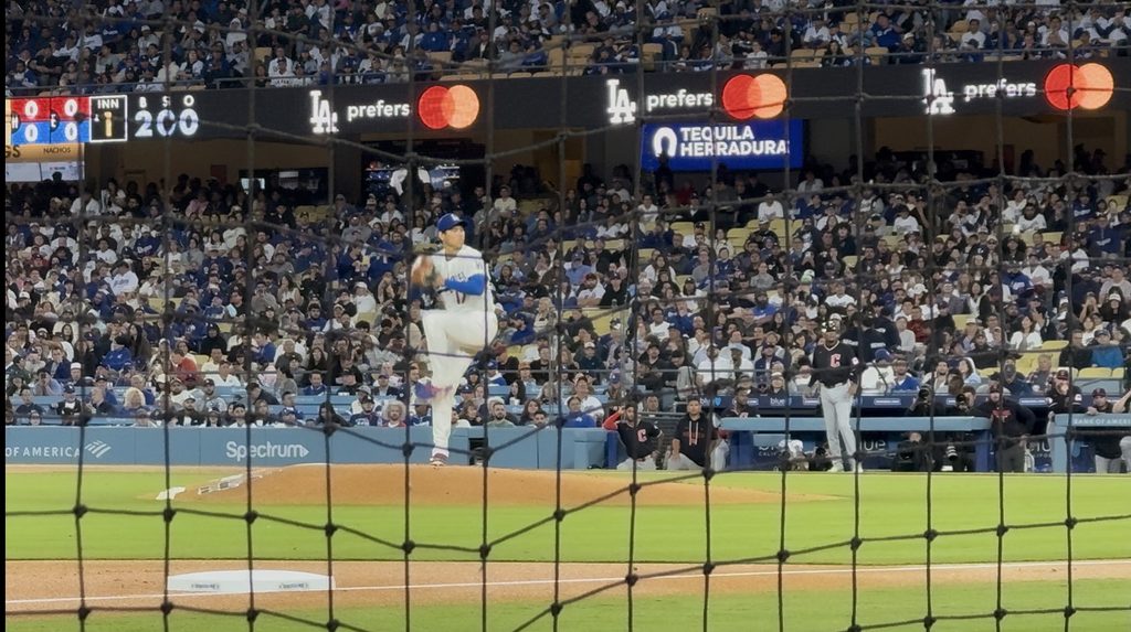 27BL席からみた大谷翔平投手。ほぼ正面がマウンドです。