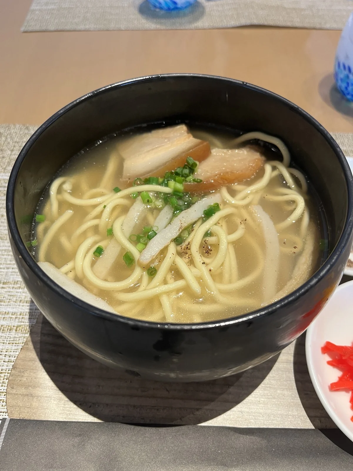 ANAインターコンチネンタル石垣リゾートのルームダイニングで注文した沖縄そば